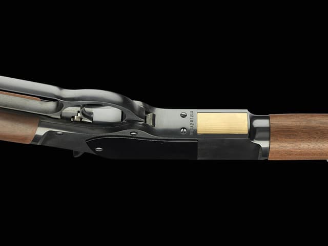 Winchester Model 1873 Short Rifle .45 Colt 20 inch 10 rounds Blued Walnut