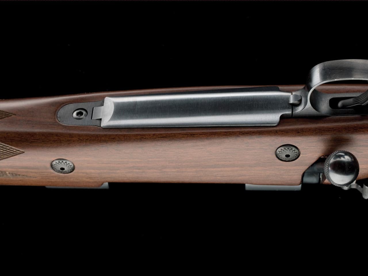 Winchester Model 70 Safari Express 416 Remington Magnum 24 Inch 3 Satin Walnut Matte Blued